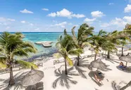 Le Peninsula Bay Beach Resort