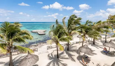 Le Peninsula Bay Beach Resort