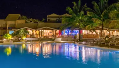 Le Peninsula Bay Beach Resort