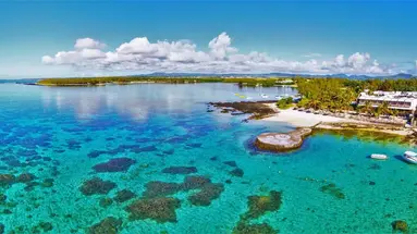 Le Peninsula Bay Beach Resort