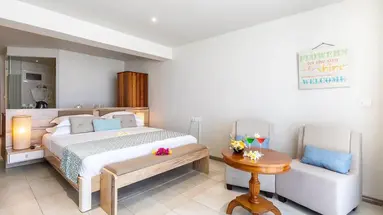 Le Peninsula Bay Beach Resort
