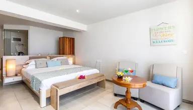 Le Peninsula Bay Beach Resort
