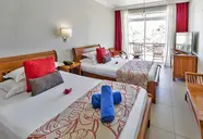 Le Peninsula Bay Beach Resort