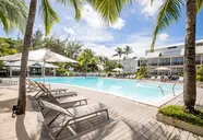 Le Peninsula Bay Beach Resort