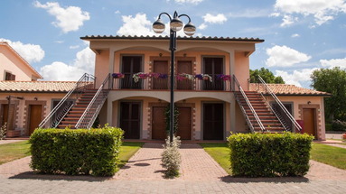 Le Querce Village