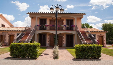 Le Querce Village