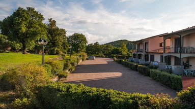 Le Querce Village