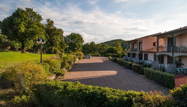 Le Querce Village