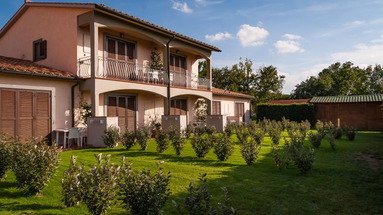 Le Querce Village
