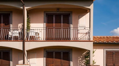 Le Querce Village
