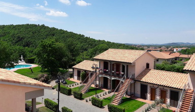 Le Querce Village