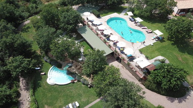 Le Querce Village