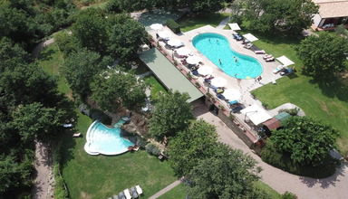 Le Querce Village