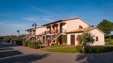 Le Querce Village