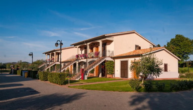 Le Querce Village