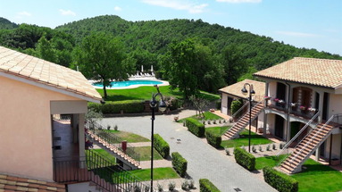Le Querce Village