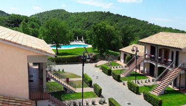 Le Querce Village