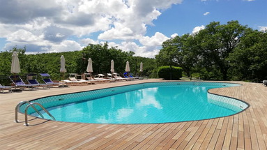 Le Querce Village
