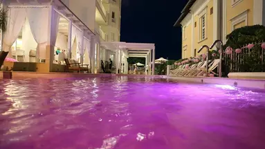 Le Rose Suite