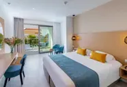 Leonardo Crystal Cove by the Sea