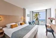 Leonardo Crystal Cove by the Sea