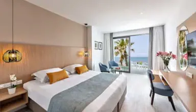 Leonardo Crystal Cove by the Sea