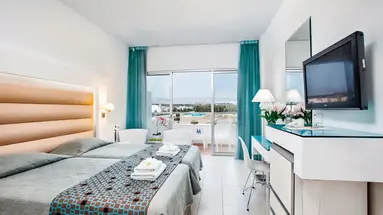 Leonardo Cypria Bay 