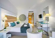 Leonardo Cypria Bay 