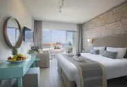 Leonardo Plaza Cypria Maris Beach Hotel & Spa