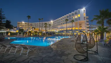 Leonardo Plaza Cypria Maris Beach Hotel & Spa