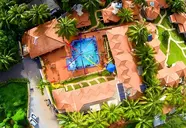 Leoney Resort