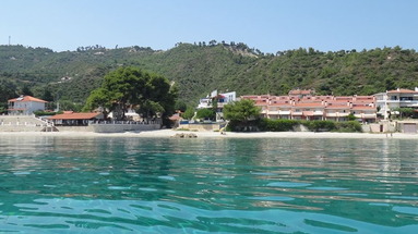 Leonidas Apartments