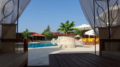 Leonidas Apartments
