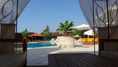 Leonidas Apartments
