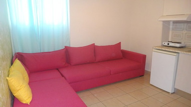 Leonidas Apartments