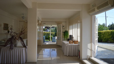 Leonidas Apartments
