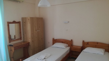 Leonidas Apartments