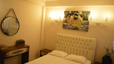 Leonidas Apartments