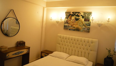 Leonidas Apartments