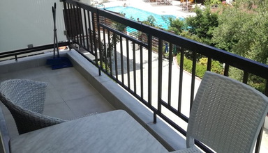 Leonidas Apartments