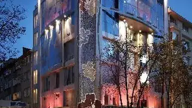 Les Fleurs Boutique Hotel
