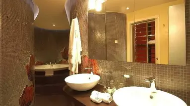 Les Fleurs Boutique Hotel