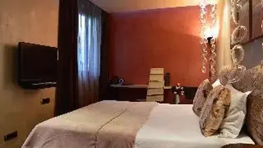 Les Fleurs Boutique Hotel