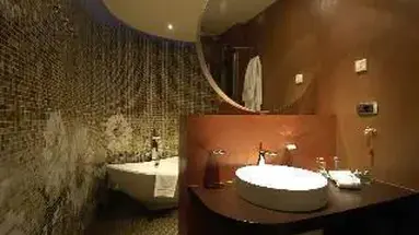 Les Fleurs Boutique Hotel