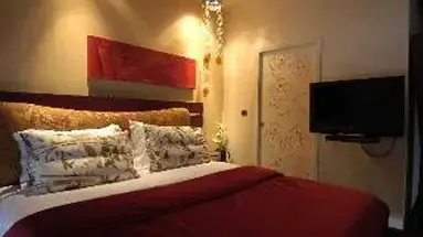 Les Fleurs Boutique Hotel