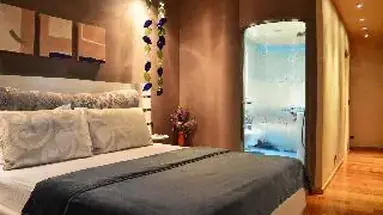 Les Fleurs Boutique Hotel
