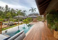 Lescale Resort Marina & Spa