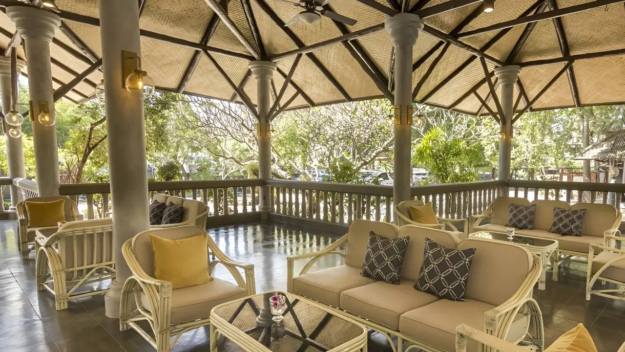 Let's Hyde Resort & Villas