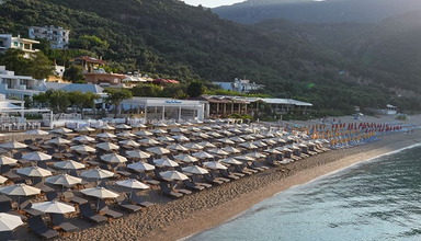 Lichnos Beach Hotel & Suites