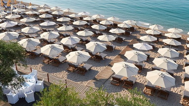 Lichnos Beach Hotel & Suites